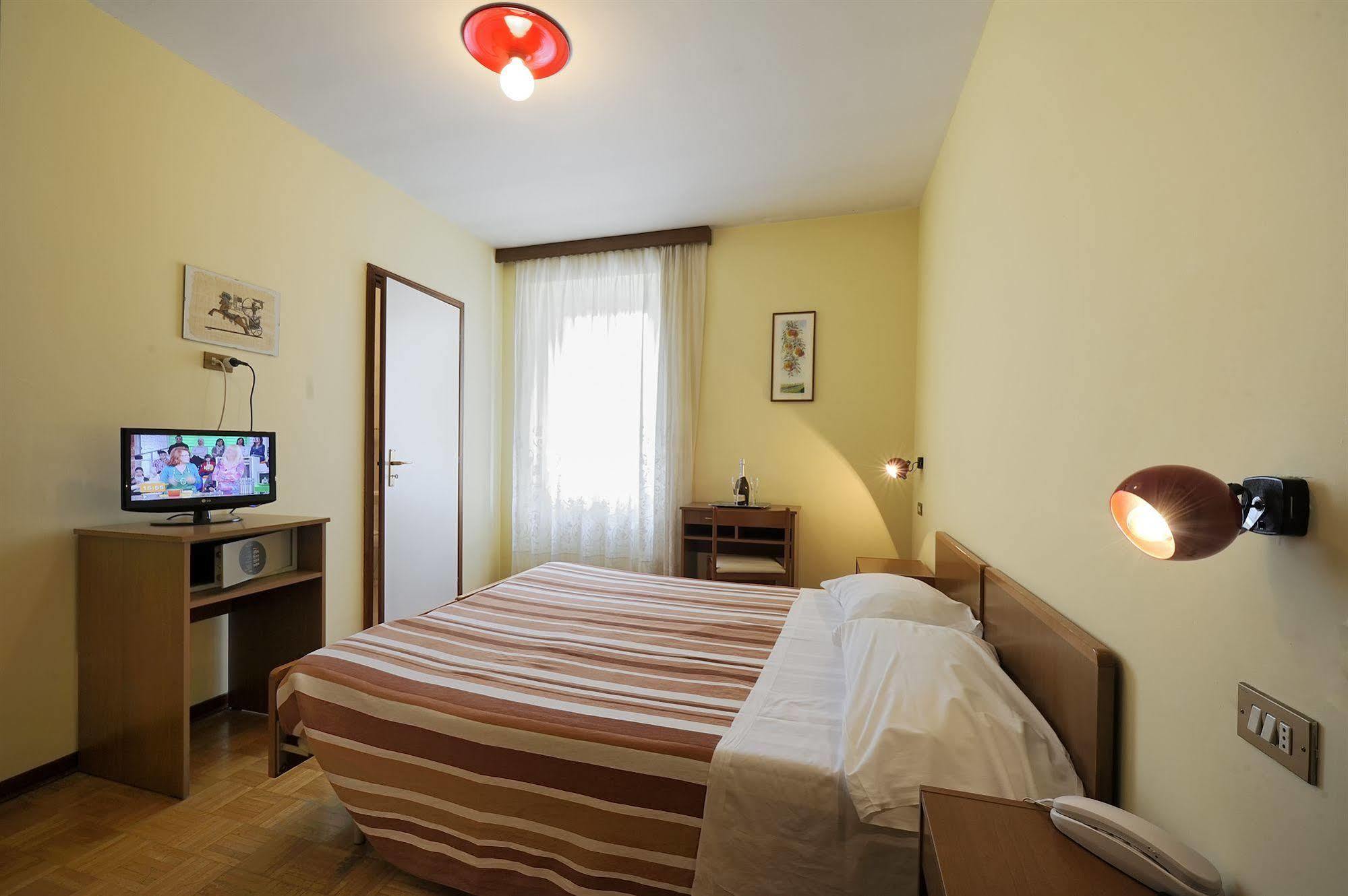 Hotel Bertusi Порретта-Терме Экстерьер фото